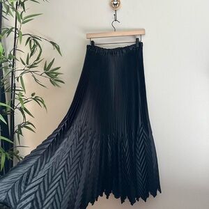 Elegant Black Pleated Skirt